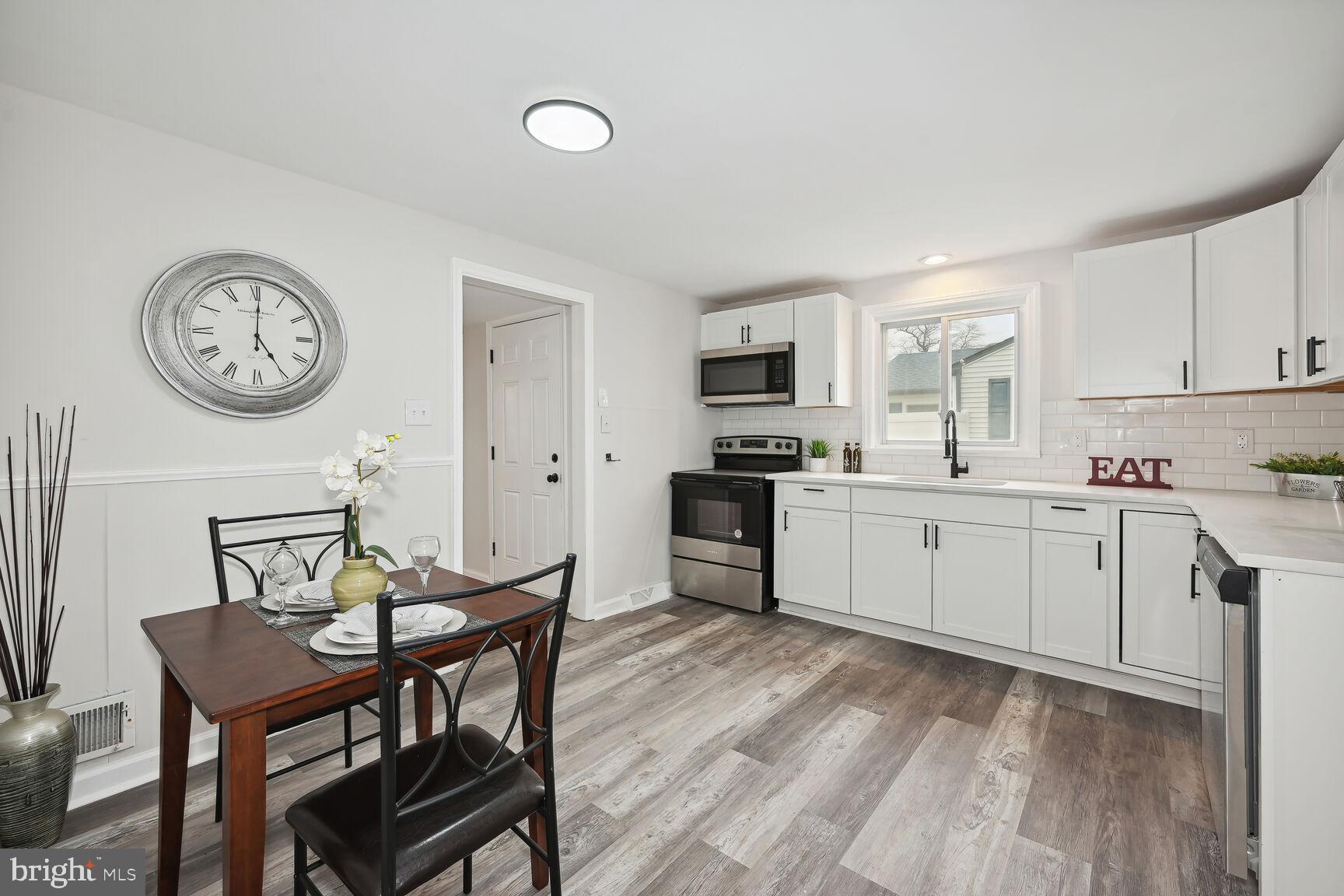 649 6th Avenue Lindenwold, NJ 08021 - Photo 8 of 22 Eat-In Kitchen