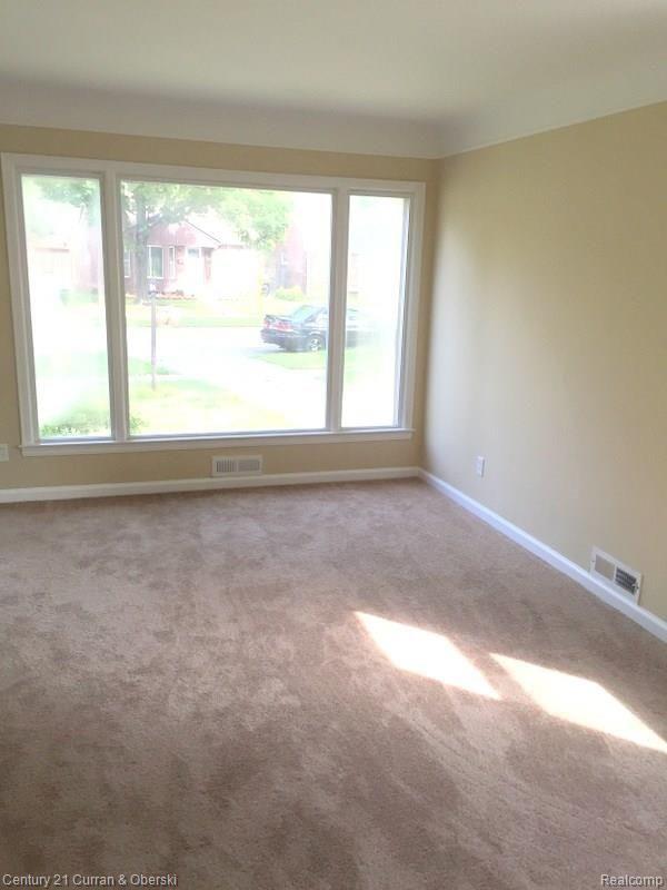 386 Amherst Street Inkster, MI 48141 - Photo 10 of 25 011.JPG