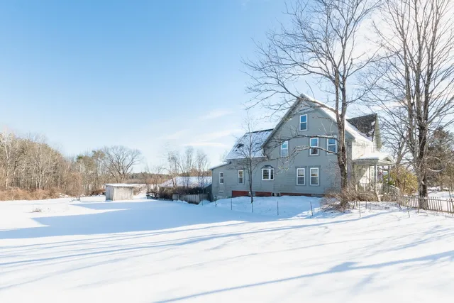 $589,000 | 199 School Street, Tilton, NH 03276