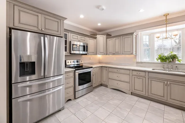 $589,000 | 199 School Street, Tilton, NH 03276