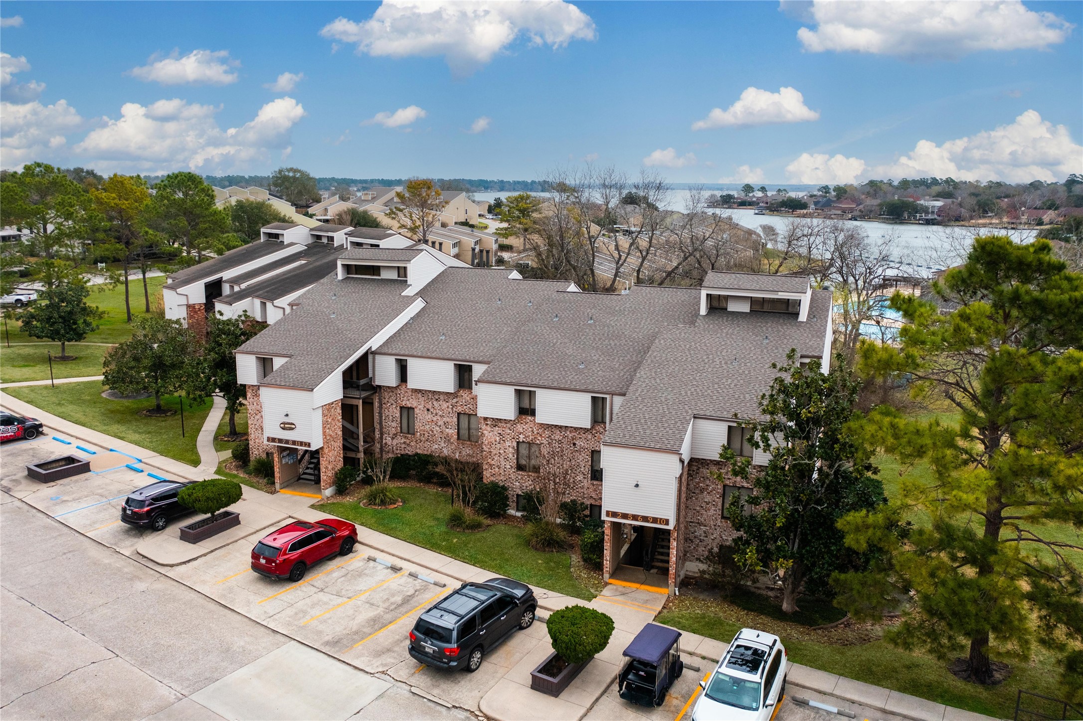 1000 April Sound Boulevard Conroe, TX 77356 - Photo 4 of 46