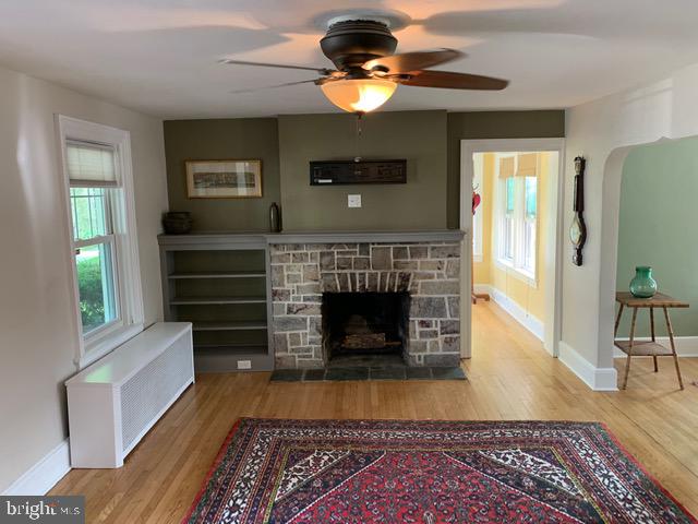 116 Lyndhurst Road York, PA 17402 - Photo 5 of 16 Living Room