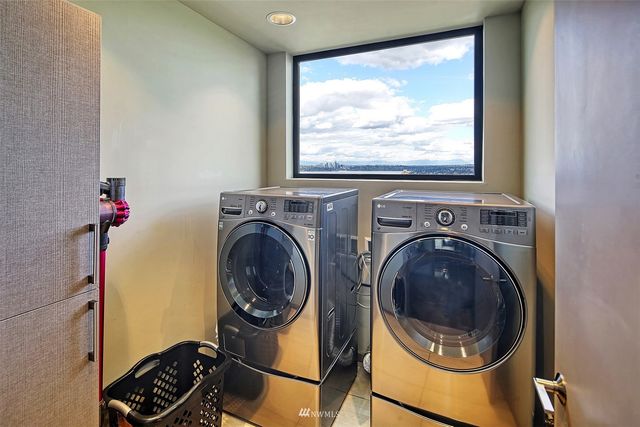 a view of utility room
