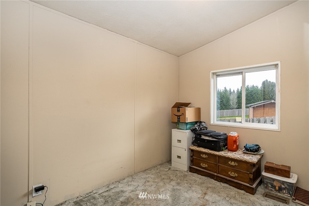 368 Jones Road Winlock, WA 98596 - Photo 26 of 39 a room with furniture and a window