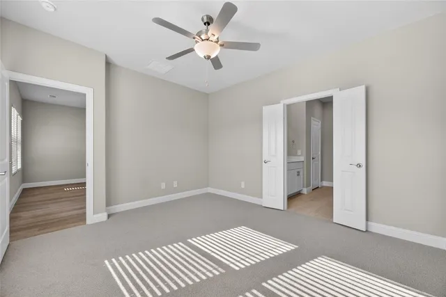 a view of a livingroom with a workspace