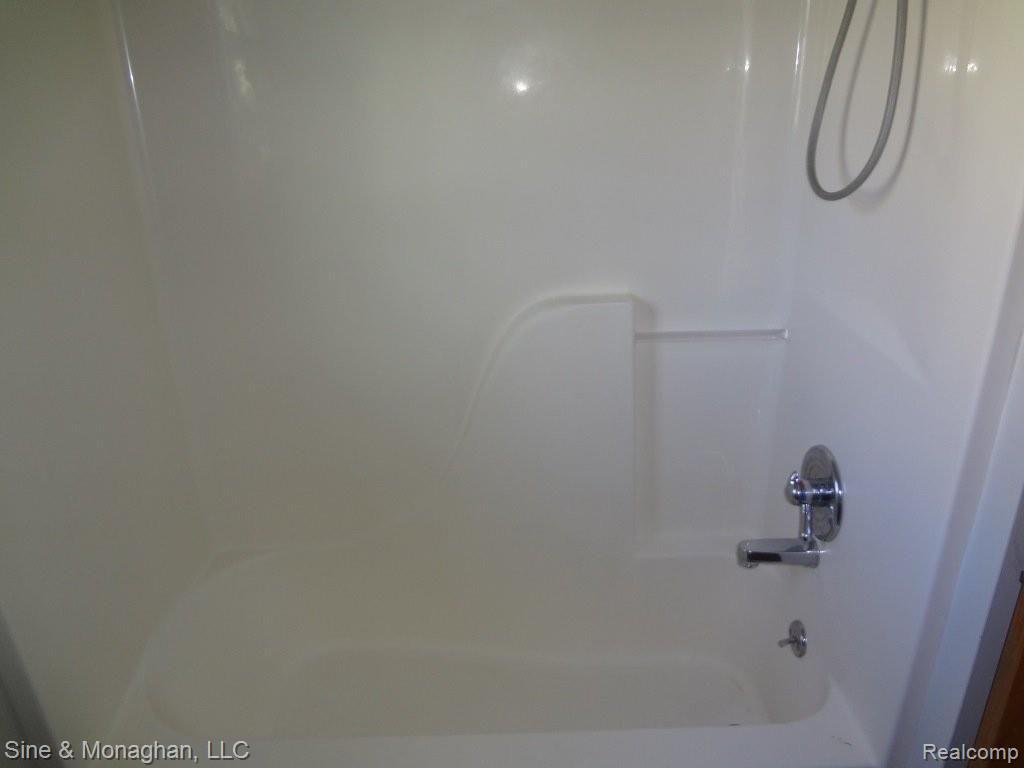 4204 Neuman Road St. Clair, MI 48079 - Photo 28 of 37 25-2nd bath - Copy.jpg