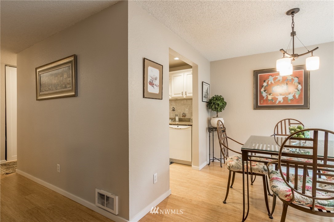 8414 240th Street Southwest, Unit B104 Edmonds, WA 98026 - Photo 9 of 20 Gallery Image 9