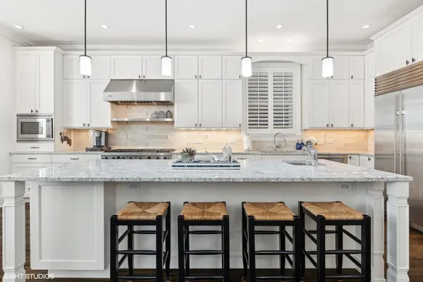 $2,299,990 | 1429 West Cullom Avenue, Chicago, IL 60613