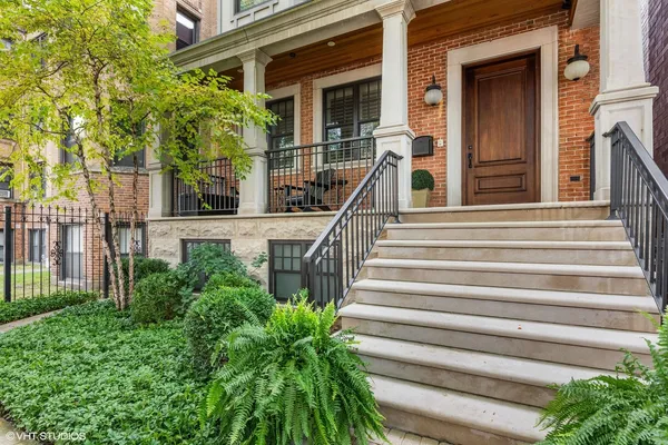 $2,299,990 | 1429 West Cullom Avenue, Chicago, IL 60613