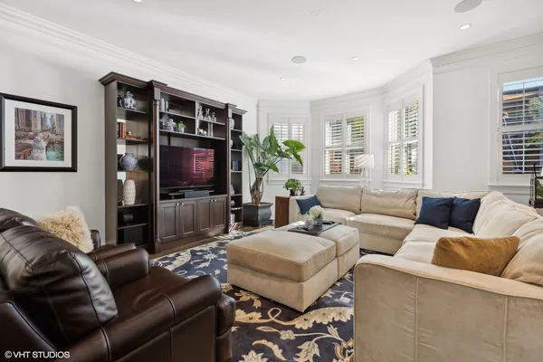 $2,299,990 | 1429 West Cullom Avenue, Chicago, IL 60613
