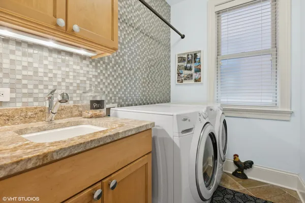 $2,299,990 | 1429 West Cullom Avenue, Chicago, IL 60613