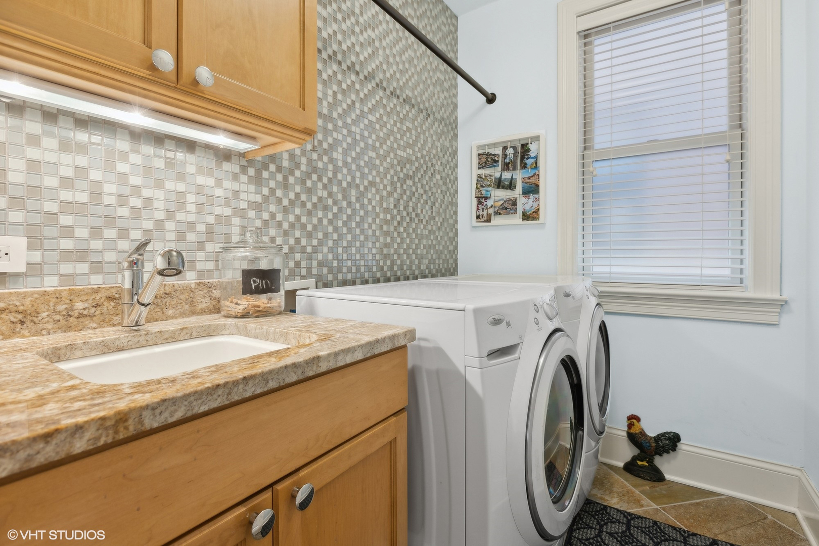 1429 West Cullom Avenue Chicago, IL 60613 - Photo 32 of 53 a utility room with dryer and washer