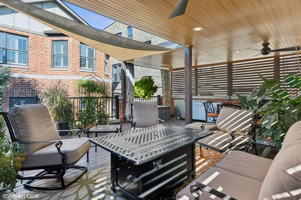$2,299,990 | 1429 West Cullom Avenue, Chicago, IL 60613