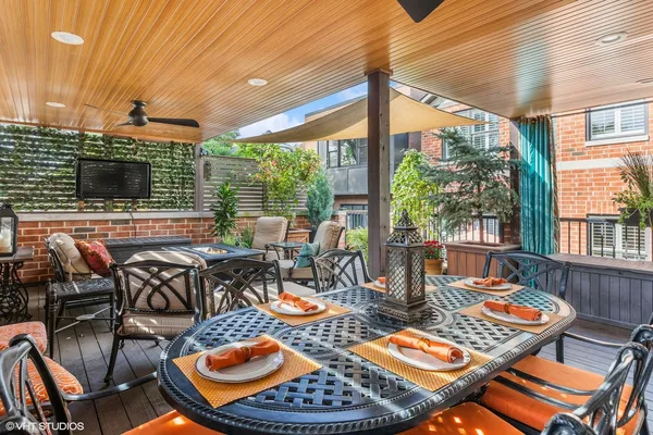 $2,299,990 | 1429 West Cullom Avenue, Chicago, IL 60613