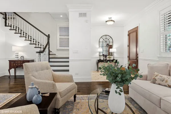 $2,299,990 | 1429 West Cullom Avenue, Chicago, IL 60613
