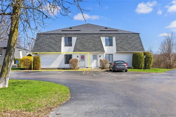 $199,900 | 73 A Foxberry Drive, Amherst, NY 14068