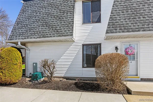 $199,900 | 73 A Foxberry Drive, Amherst, NY 14068