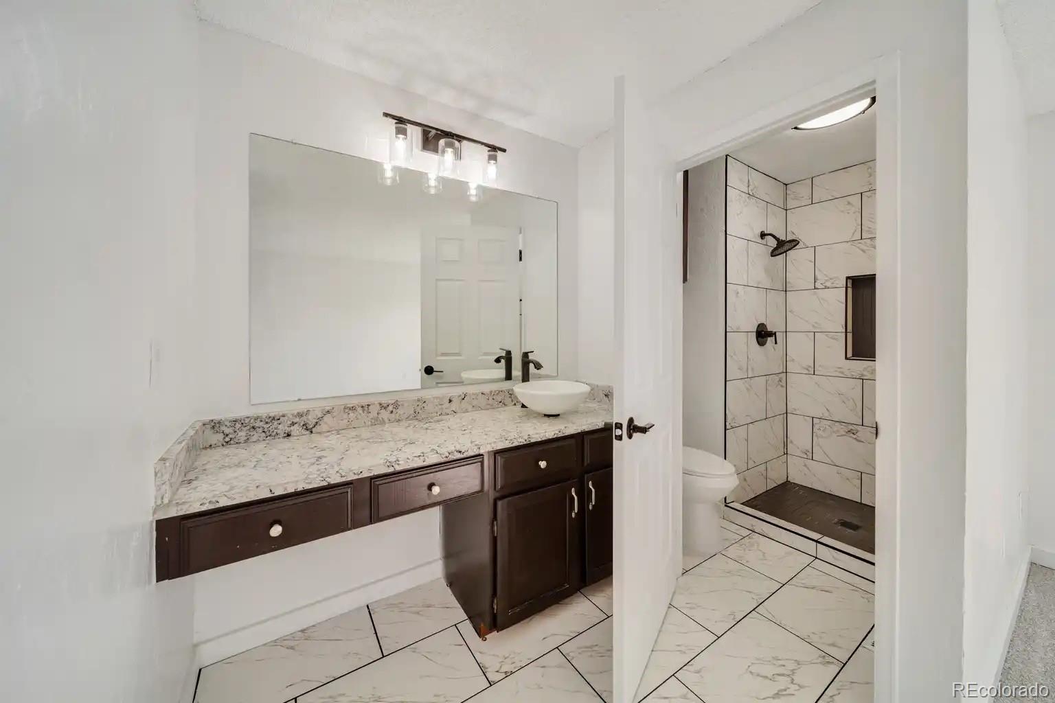 4666 Freeport Way Denver, CO 80239 - Photo 13 of 27