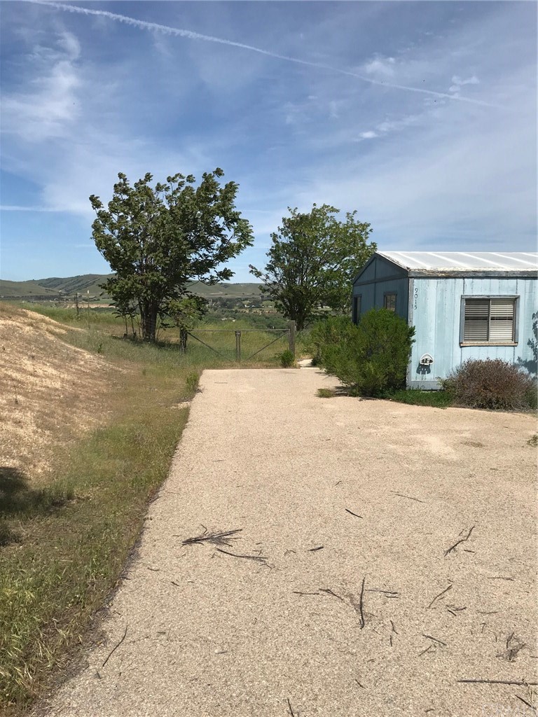9015 Cemetery Road San Miguel, CA 93451 - Photo 4 of 15 Gallery Image 4