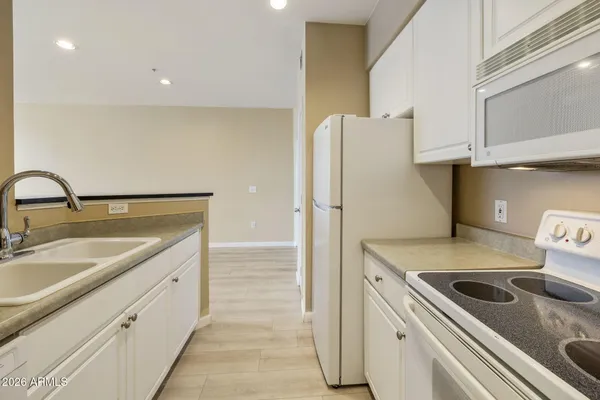 $1,300 | 1701 East Colter Street, Unit 234, Phoenix, AZ 85016