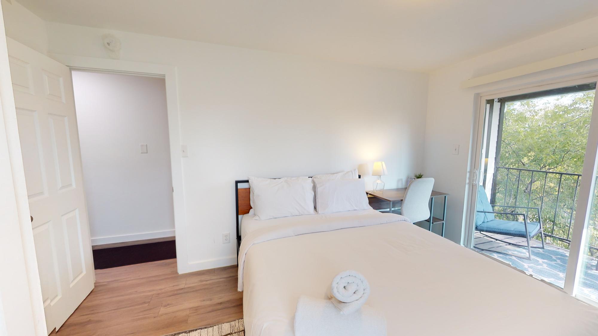 6409 Burns Street, Unit 307 Austin, TX 78752 - Photo 11 of 19