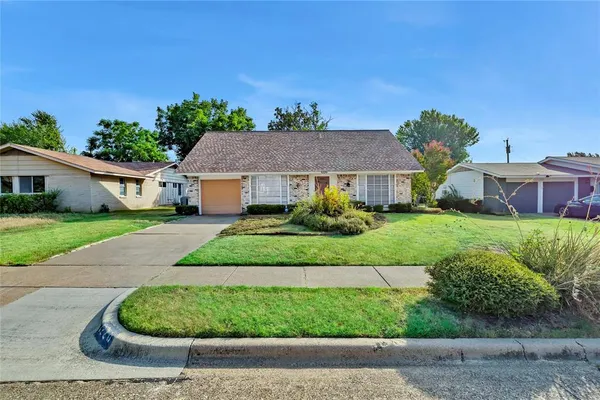 $2,500 | 1220 Farnham Court East, Irving, TX 75062