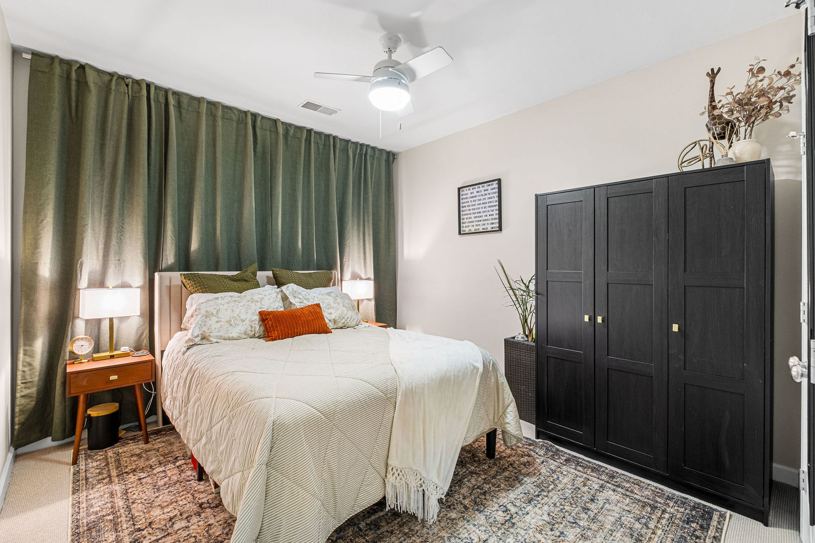 3035 North Racine Avenue, Unit 1 Chicago, IL 60657 - Photo 21 of 27 Gallery Image 21