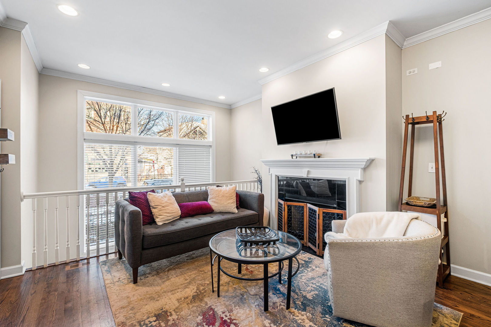 3035 North Racine Avenue, Unit 1 Chicago, IL 60657 - Photo 3 of 27 Gallery Image 3