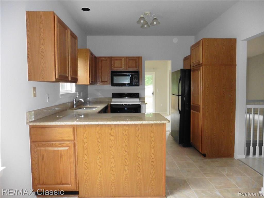 30852 Golden Ridge, Unit 166 Novi, MI 48377 - Photo 6 of 26