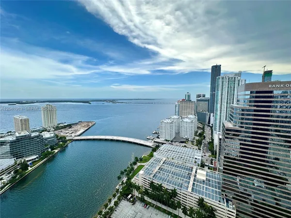 $5,500 | 495 Brickell Avenue, Unit 4011, Miami, FL 33131