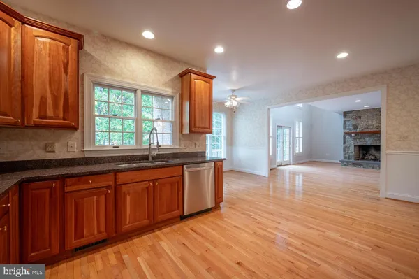 $6,950 | 119 East Jefferson Street, Falls Church, VA 22046