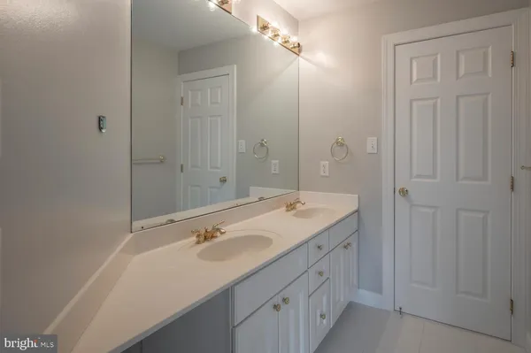 $6,950 | 119 East Jefferson Street, Falls Church, VA 22046