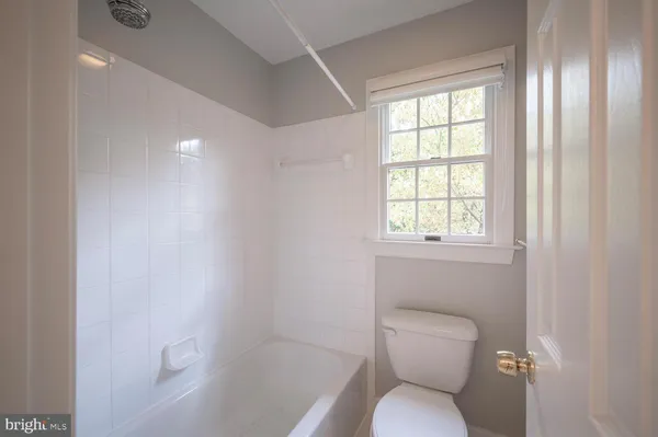 $6,950 | 119 East Jefferson Street, Falls Church, VA 22046