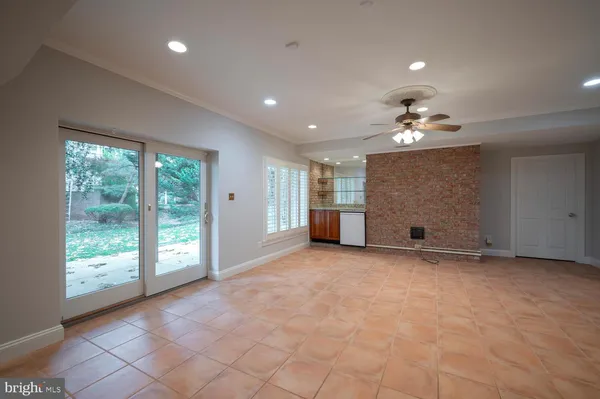 $6,950 | 119 East Jefferson Street, Falls Church, VA 22046