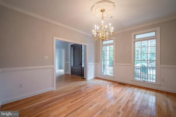 $6,950 | 119 East Jefferson Street, Falls Church, VA 22046