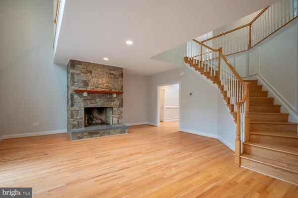 $6,950 | 119 East Jefferson Street, Falls Church, VA 22046