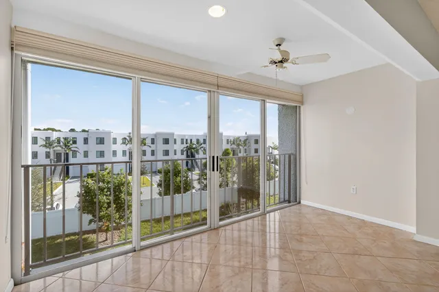 $209,500 | 4242 Deste Court, Unit 301, Lake Worth, FL 33467