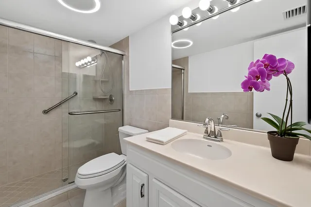 $209,500 | 4242 Deste Court, Unit 301, Lake Worth, FL 33467