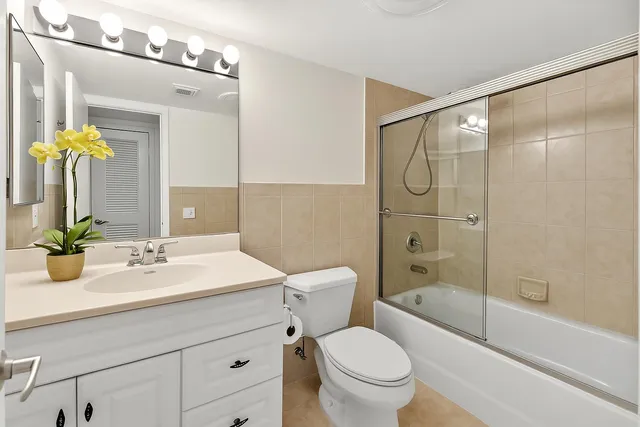 $209,500 | 4242 Deste Court, Unit 301, Lake Worth, FL 33467