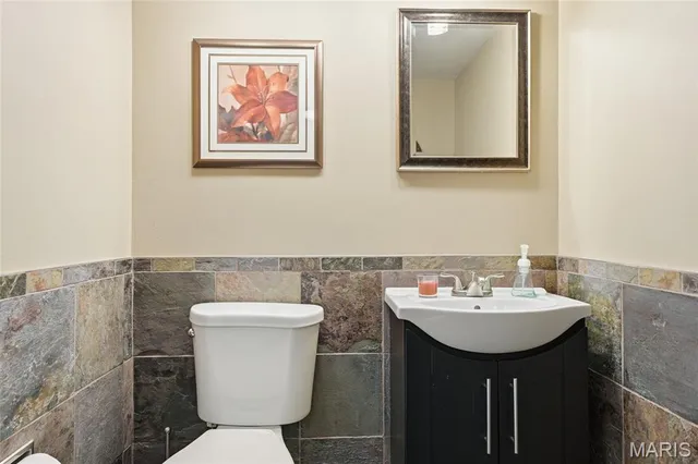 $94,500 | 8776 Santa Bella Drive, Hazelwood, MO 63042