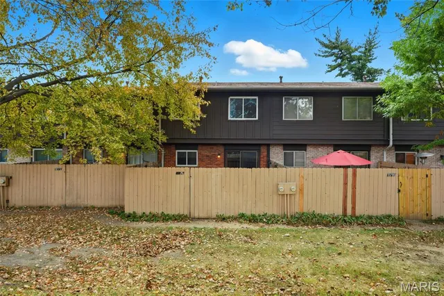 $94,500 | 8776 Santa Bella Drive, Hazelwood, MO 63042