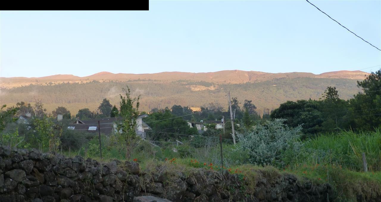 5821 Lower Kula Road Kula, HI 96790 - Photo 23 of 27 a view of a town with mountains in the background