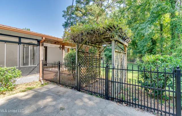 $2,295 | 411 Highway 468, Brandon, MS 39042