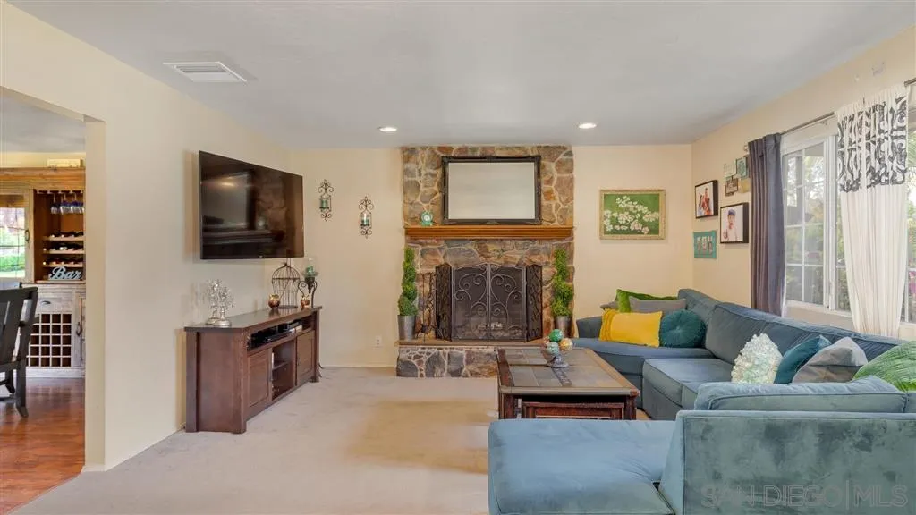 722 Via Flora Road San Marcos, CA 92069 - Photo 4 of 25 Gallery Image 4