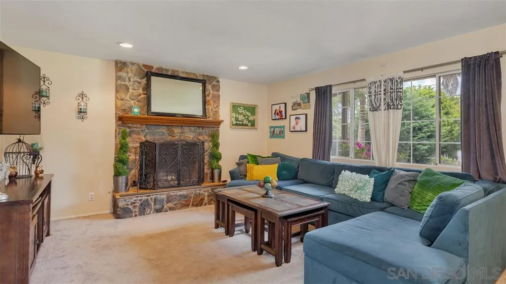 722 Via Flora Road San Marcos, CA 92069 - Photo 5 of 25 Gallery Image 5