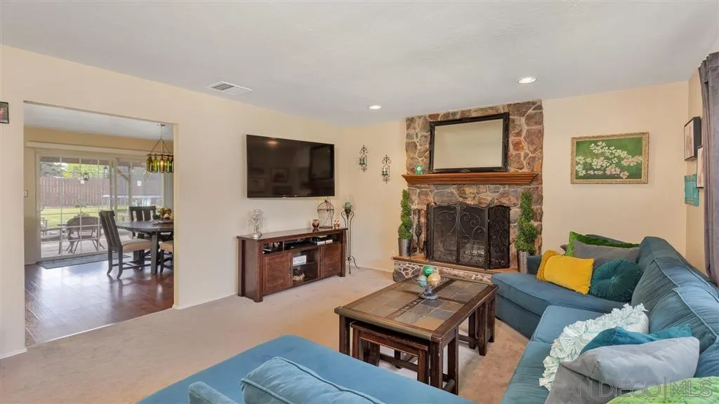 722 Via Flora Road San Marcos, CA 92069 - Photo 6 of 25 Gallery Image 6
