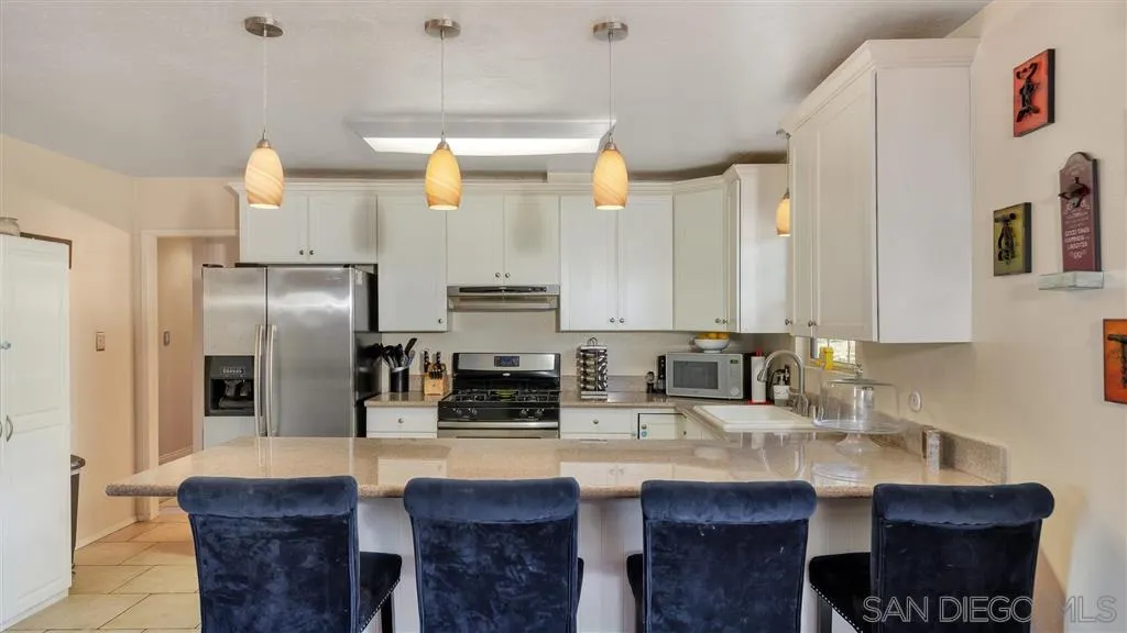 722 Via Flora Road San Marcos, CA 92069 - Photo 7 of 25 Gallery Image 7