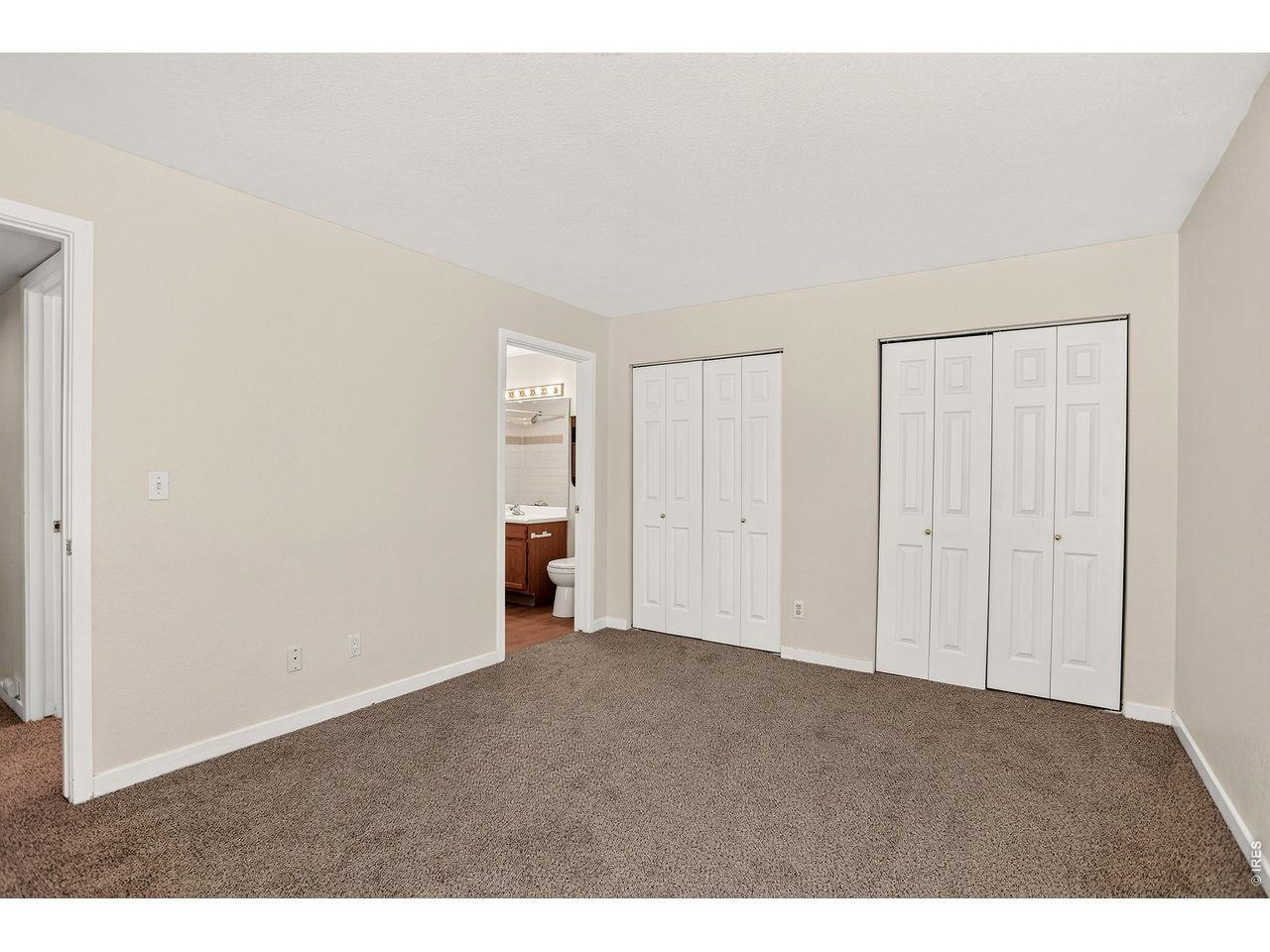 1225 West Prospect Road, Unit 40 Fort Collins, CO 80526 - Photo 25 of 29 Access to Full Primary Bath