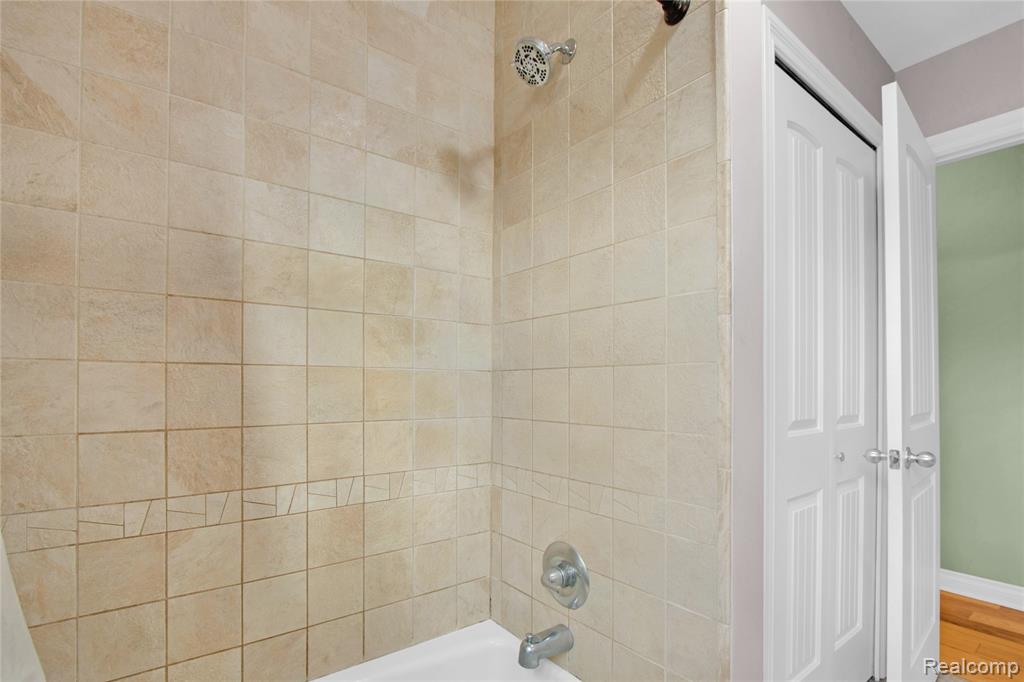 9093 Jordan Road Grand Blanc, MI 48439 - Photo 18 of 40