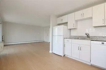 $2,300 | 41 Farrwood Avenue, Unit 9, North Andover, MA 01845